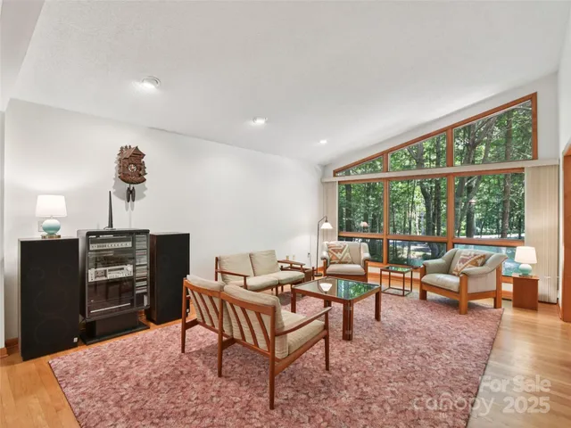 $621,000 | 105 Sunningdale Drive, Flat Rock, NC 28731