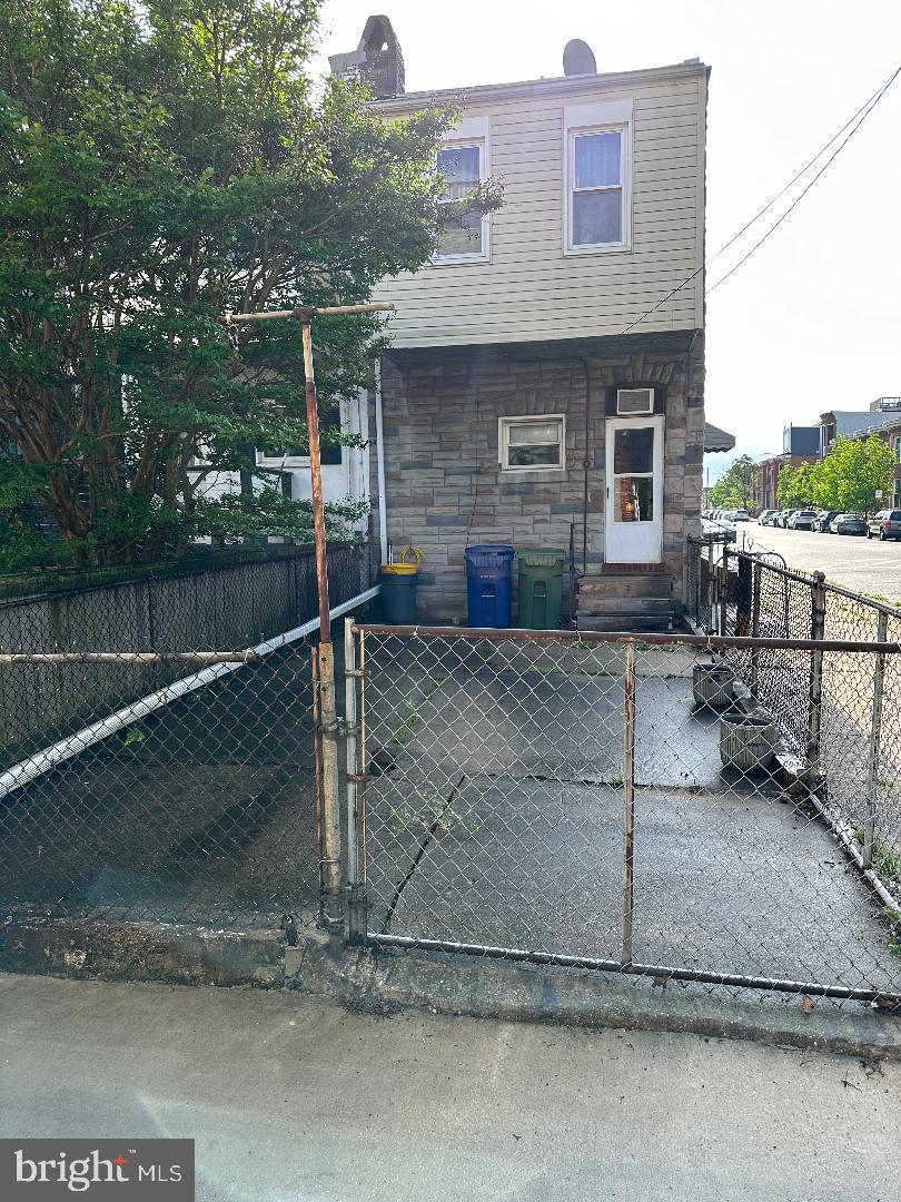 1601 Covington Street Baltimore, MD 21230 - Photo 2 of 4