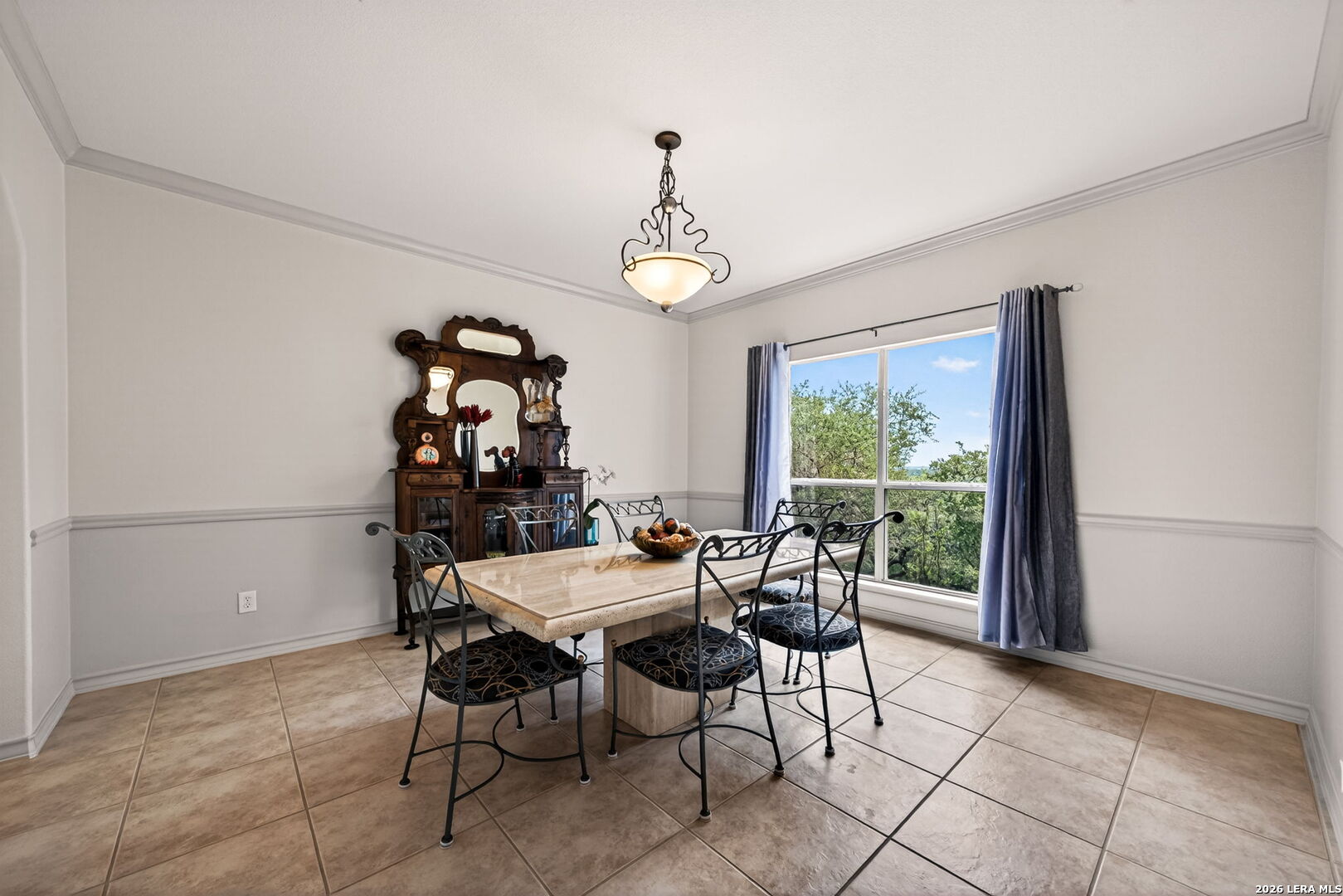 17431 Helotes Spring Road Helotes, TX 78023 - Photo 20 of 50 a dining room with furniture and window
