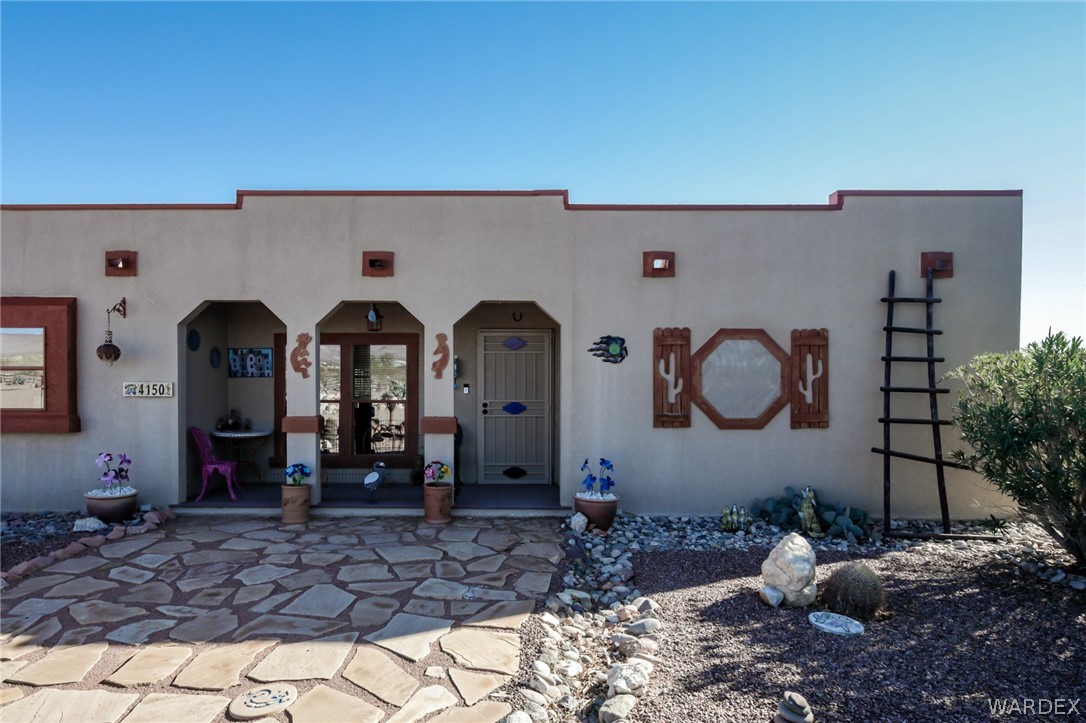 4150 Dragoon Road Golden Valley, AZ 86413 - Photo 10 of 49 a living room with furniture
