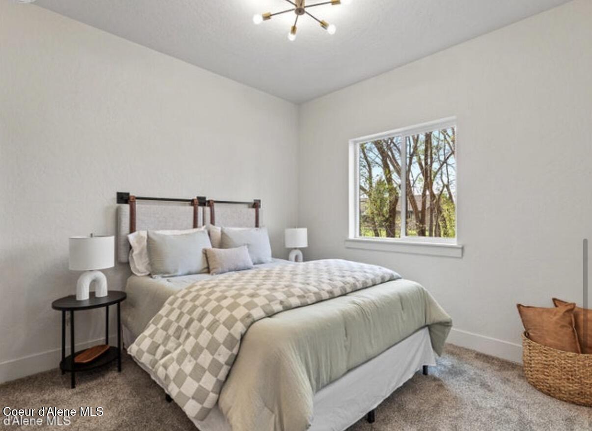 99 Big Burl Road Sagle, ID 83860 - Photo 12 of 21 Stock Photo