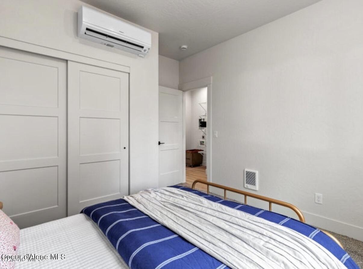 99 Big Burl Road Sagle, ID 83860 - Photo 16 of 21 Stock Photo