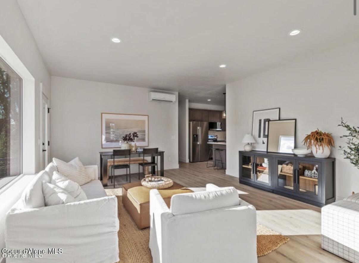 99 Big Burl Road Sagle, ID 83860 - Photo 6 of 21 Stock Photo