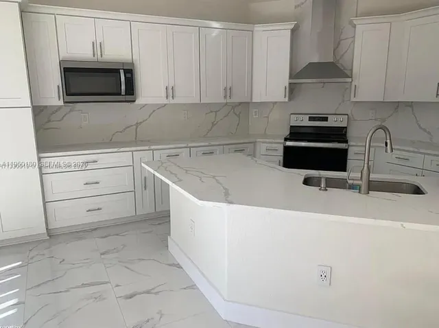 $4,400 | 14920 Southwest 21st Terrace, Miami, FL 33185