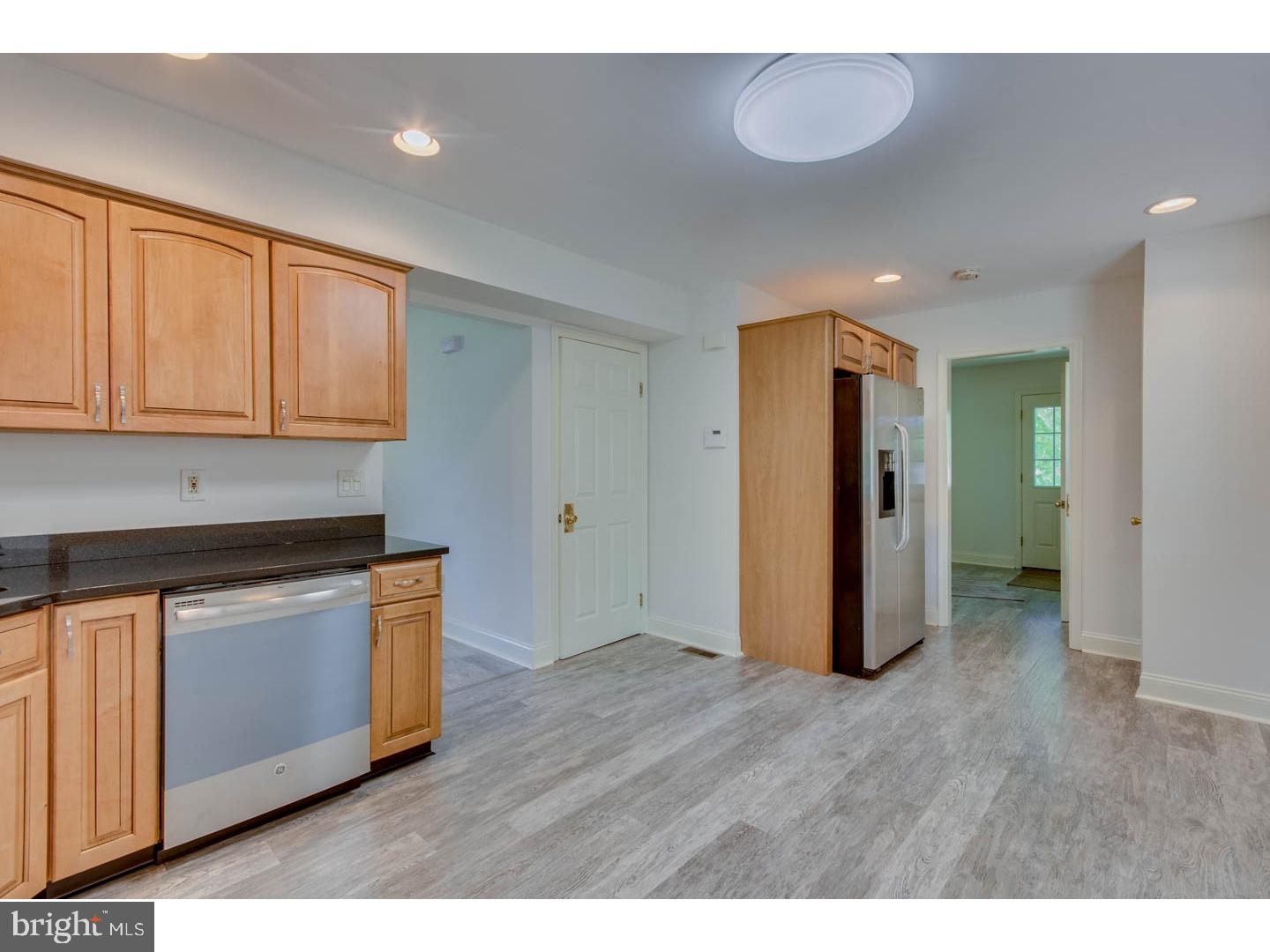 403 Franklin Road Glassboro, NJ 08028 - Photo 3 of 7