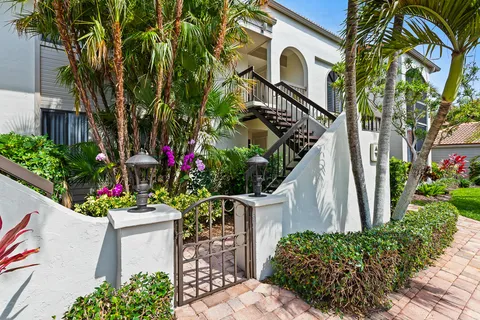 $360,000 | 2516 Northwest Seagrass Drive, Unit 8B, Palm City, FL 34990