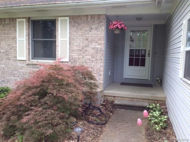 7140 Cowell Road Brighton, MI 48116 - Photo 2 of 21 Cowell20.jpg