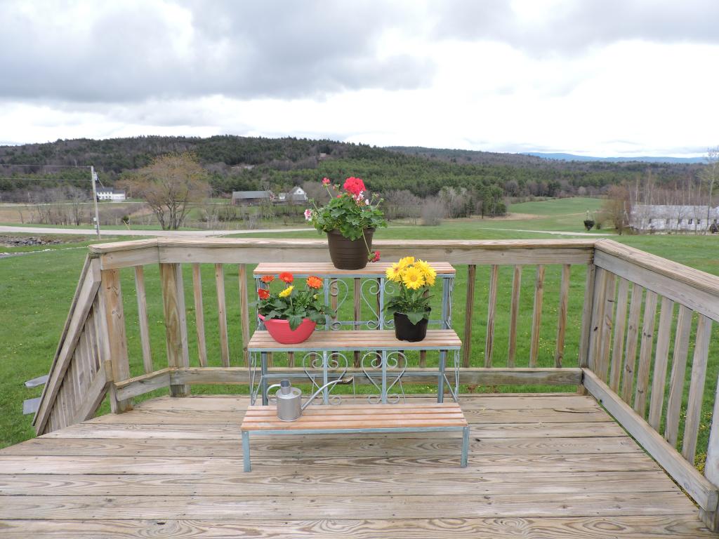126 Barton Road Epsom, NH 03234 - Photo 2 of 24