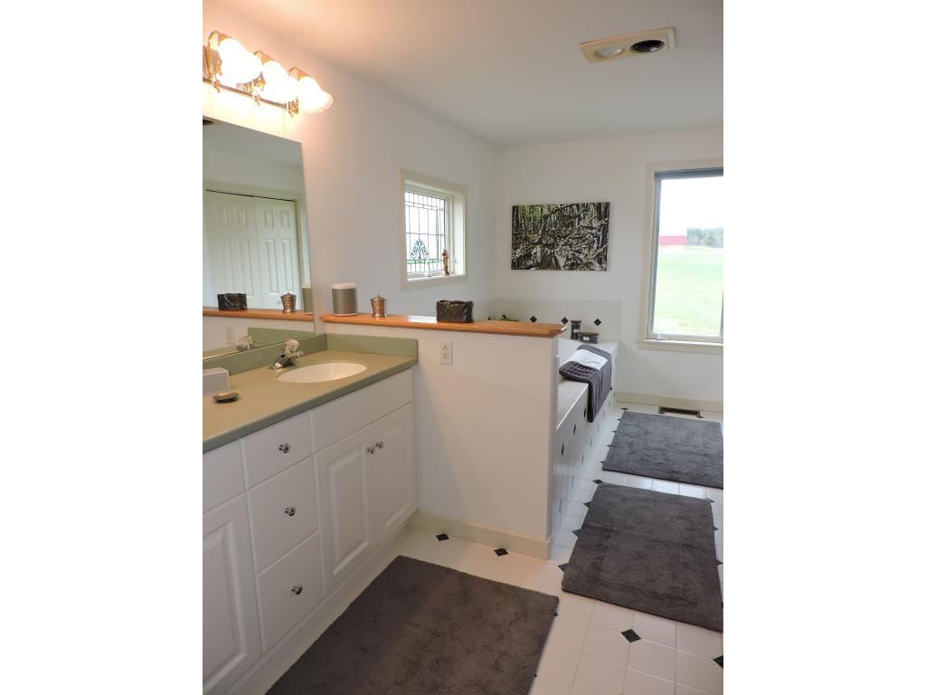 126 Barton Road Epsom, NH 03234 - Photo 15 of 24