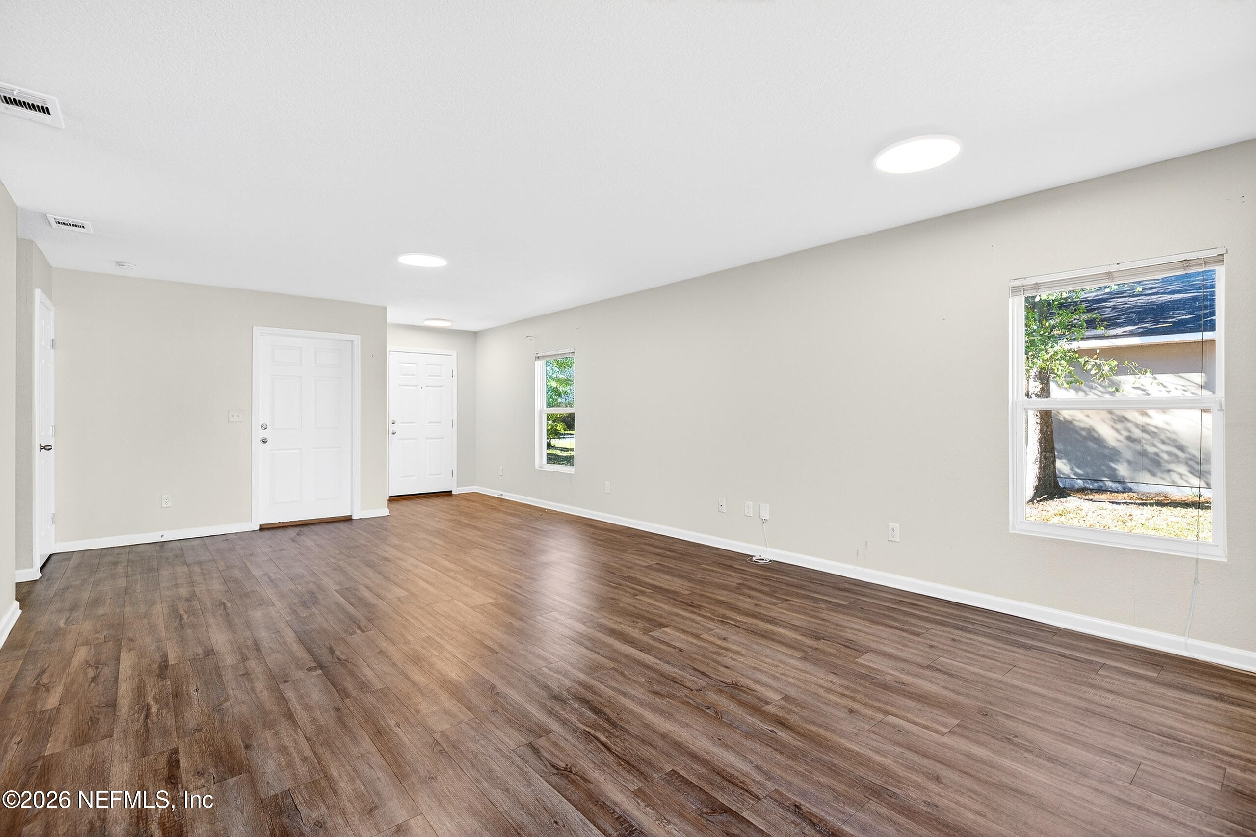 8043 Stuart Avenue Jacksonville, FL 32220 - Photo 5 of 22 009__D2A2876