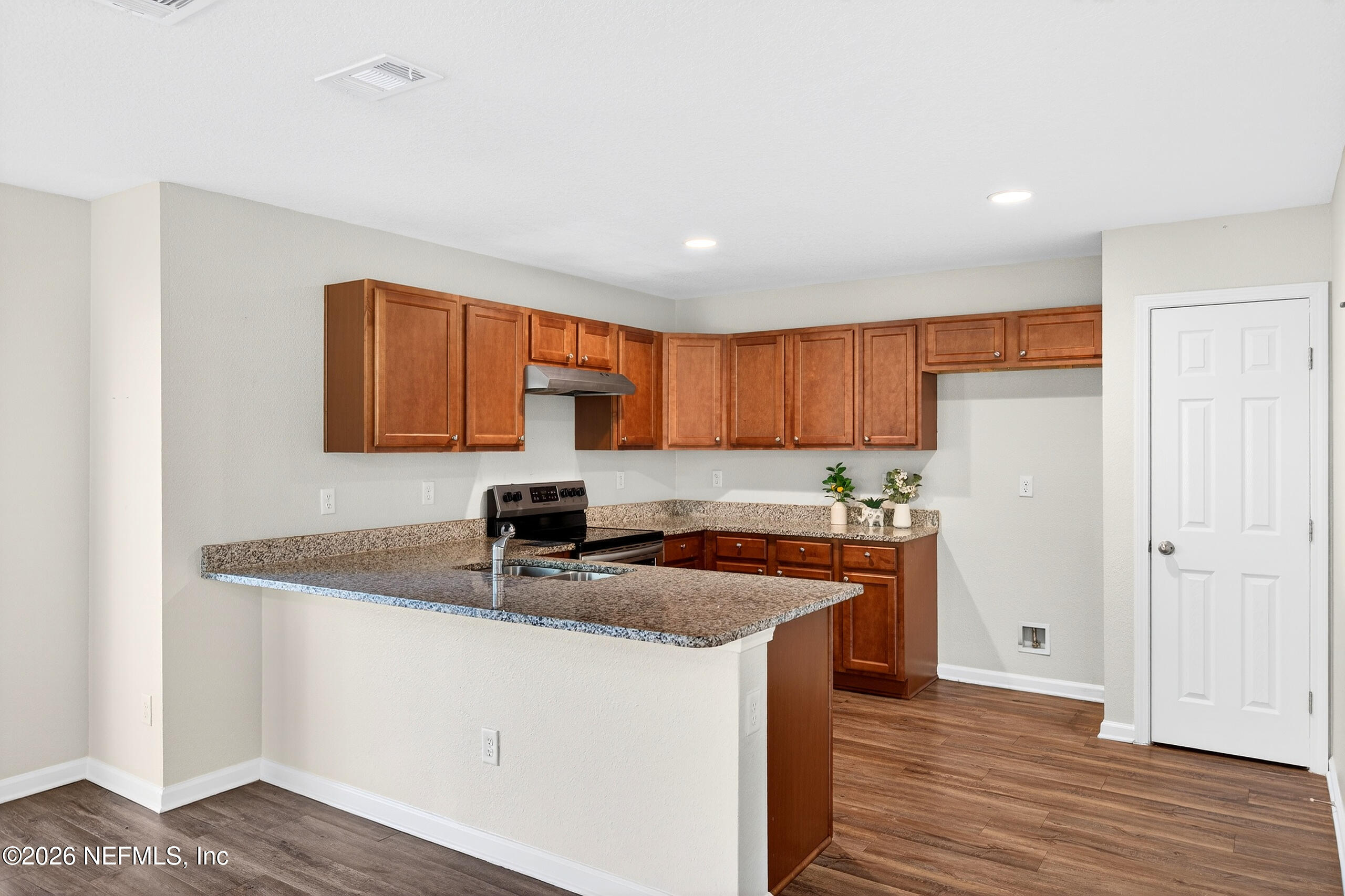 8043 Stuart Avenue Jacksonville, FL 32220 - Photo 6 of 22 010__D2A2880