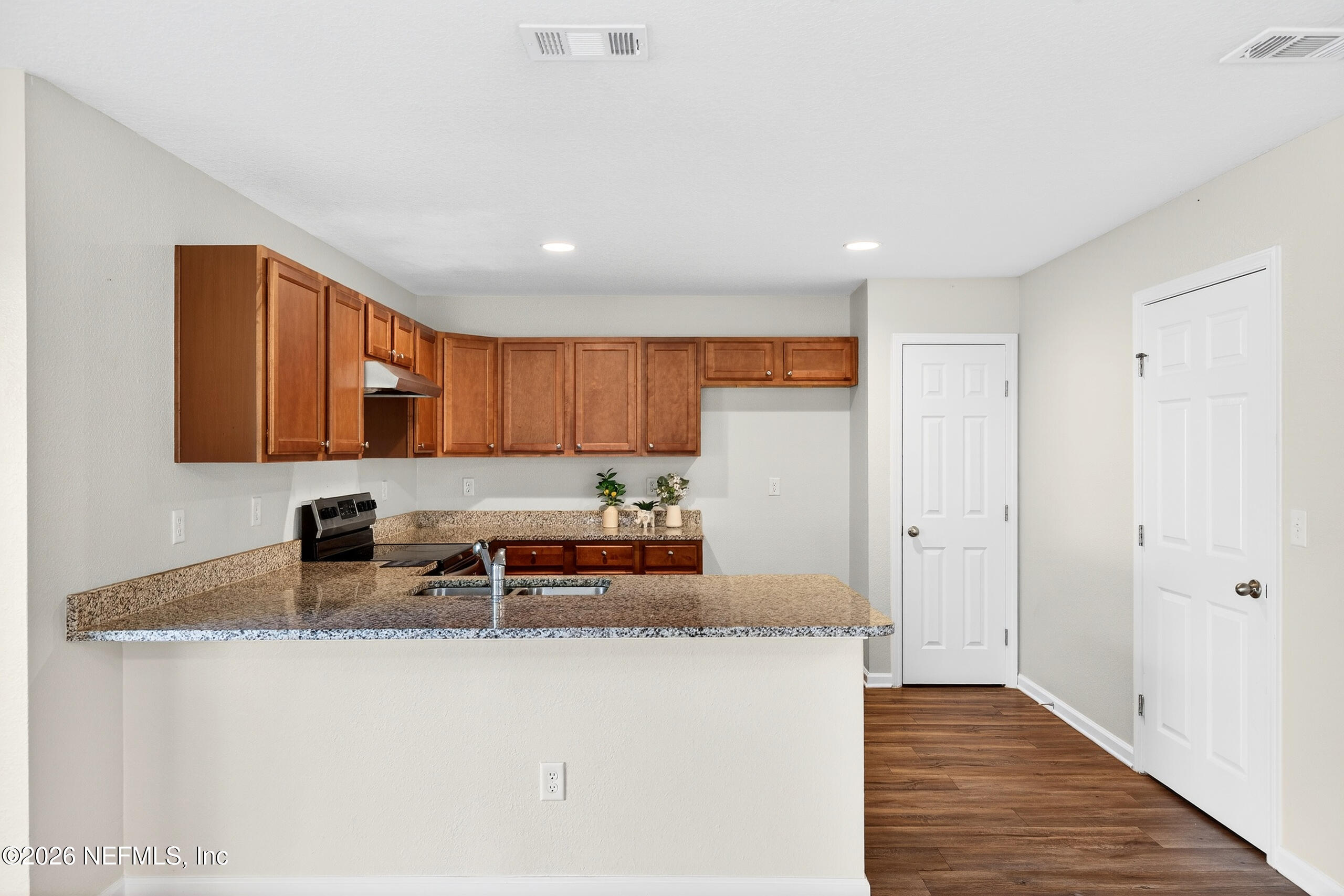 8043 Stuart Avenue Jacksonville, FL 32220 - Photo 7 of 22 011__D2A2886