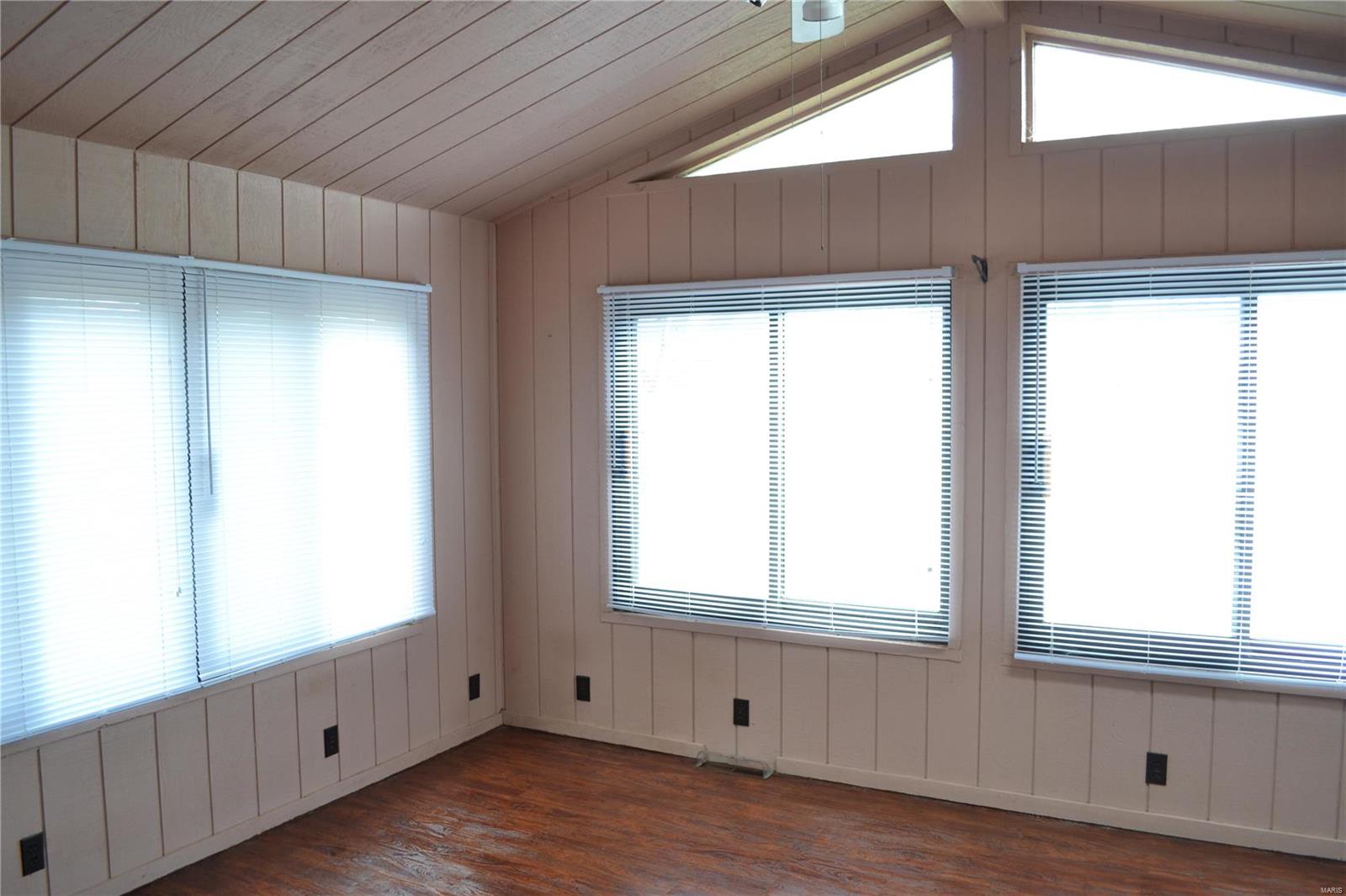 3232 Old 51 Road Sandoval, IL 62882 - Photo 14 of 32