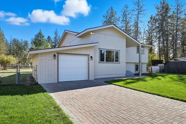 $520,000 | 16406 North Tamarac Lane, Nine Mile Falls, WA 99026