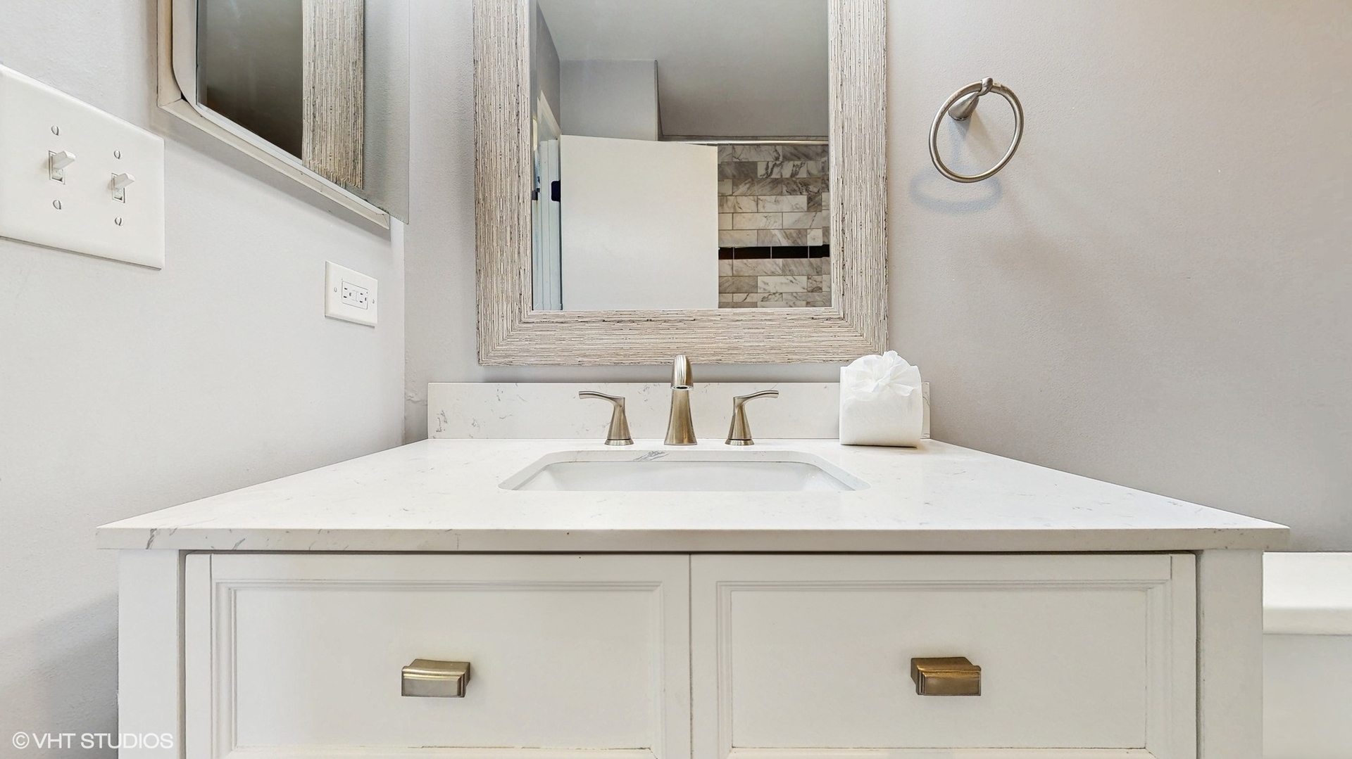 2525 Ridge Road Aurora, IL 60504 - Photo 18 of 36 a close view of sink