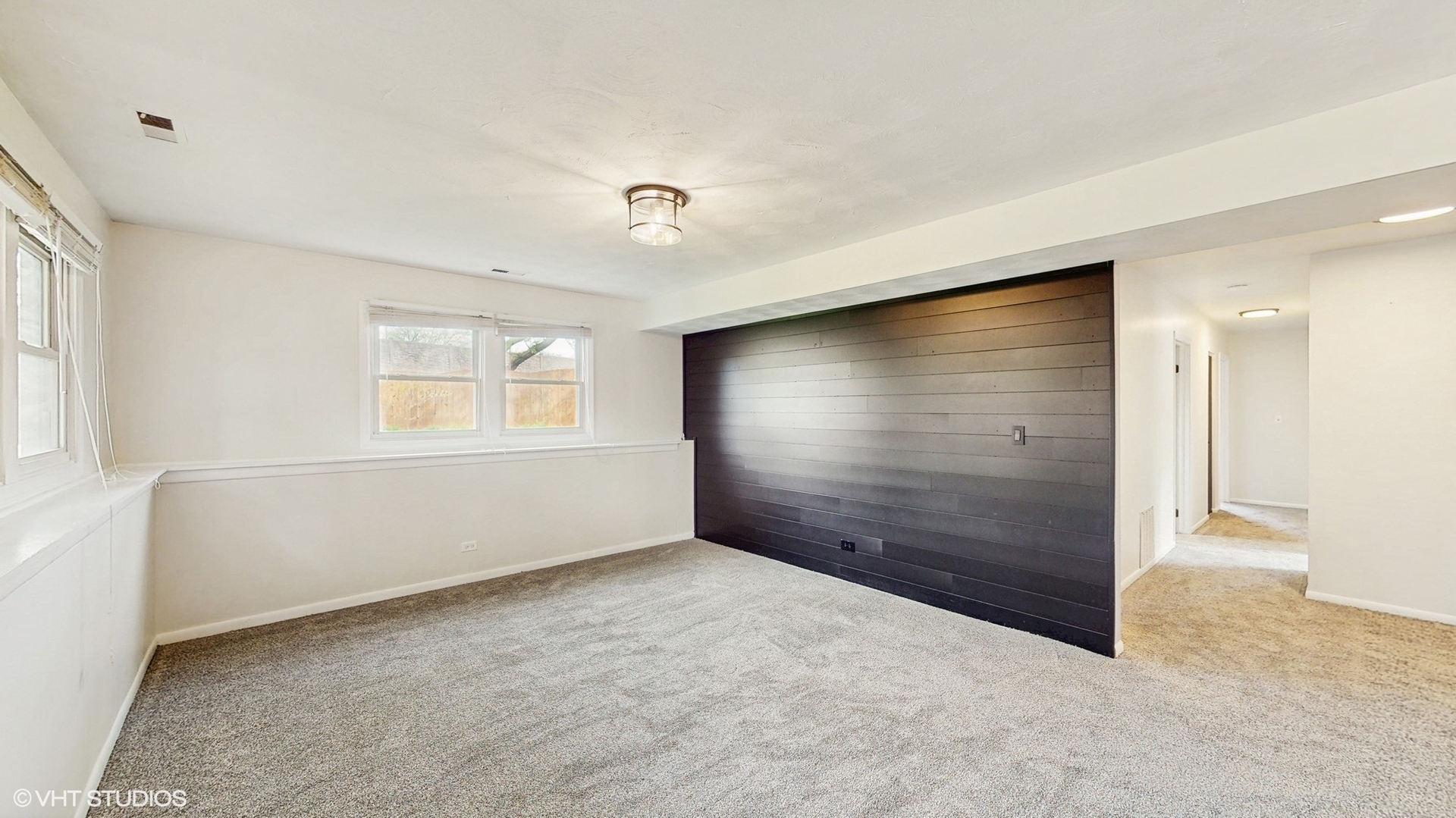 2525 Ridge Road Aurora, IL 60504 - Photo 21 of 36 an empty room with windows