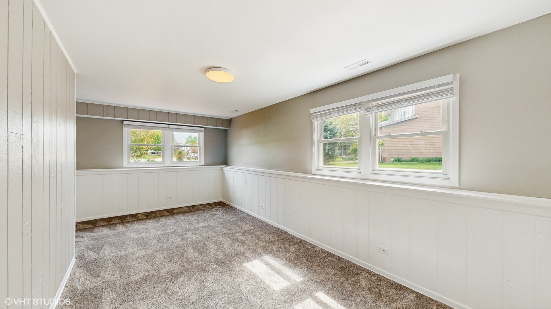 2525 Ridge Road Aurora, IL 60504 - Photo 23 of 36 an empty room with windows