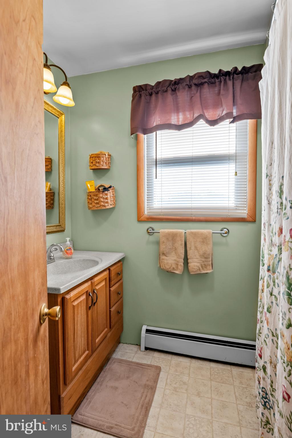 1302 Eagle Road West Chester, PA 19382 - Photo 43 of 57 Full Shared Bath