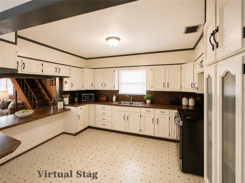 111 Dunbar Street Refugio, TX 78377 - Photo 4 of 23
