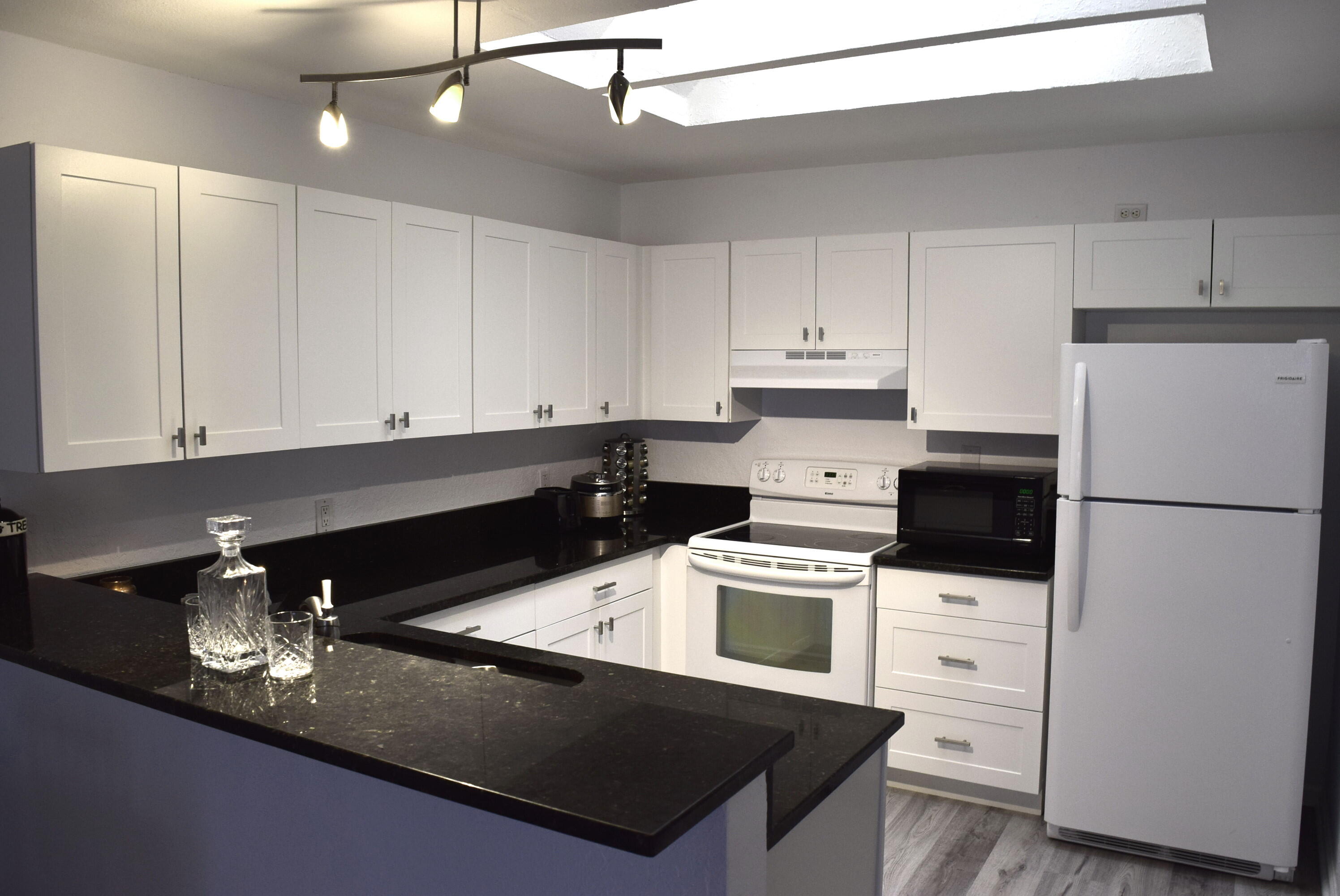 5350 Elmhurst Road, Unit A West Palm Beach, FL 33417 - Photo 1 of 9 Kitchen