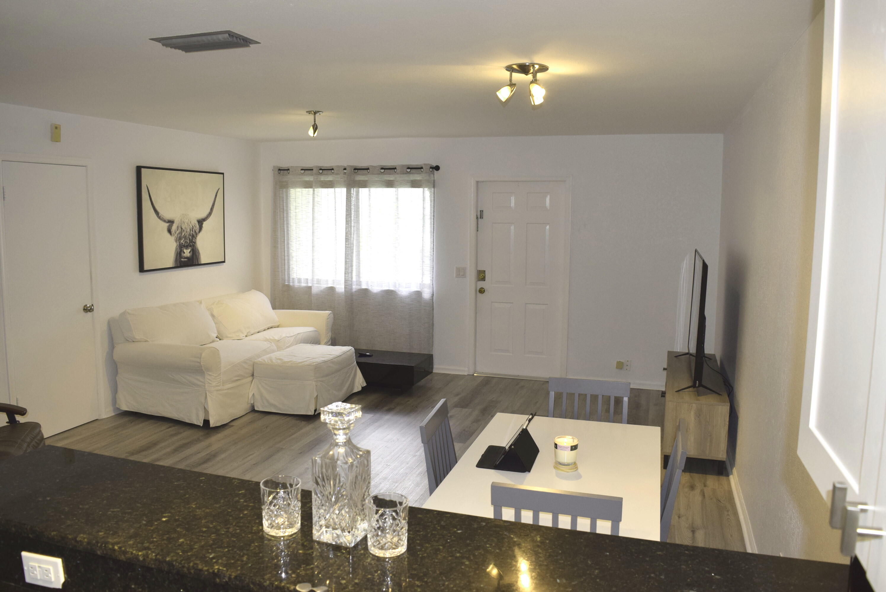 5350 Elmhurst Road, Unit A West Palm Beach, FL 33417 - Photo 3 of 9 Living Room