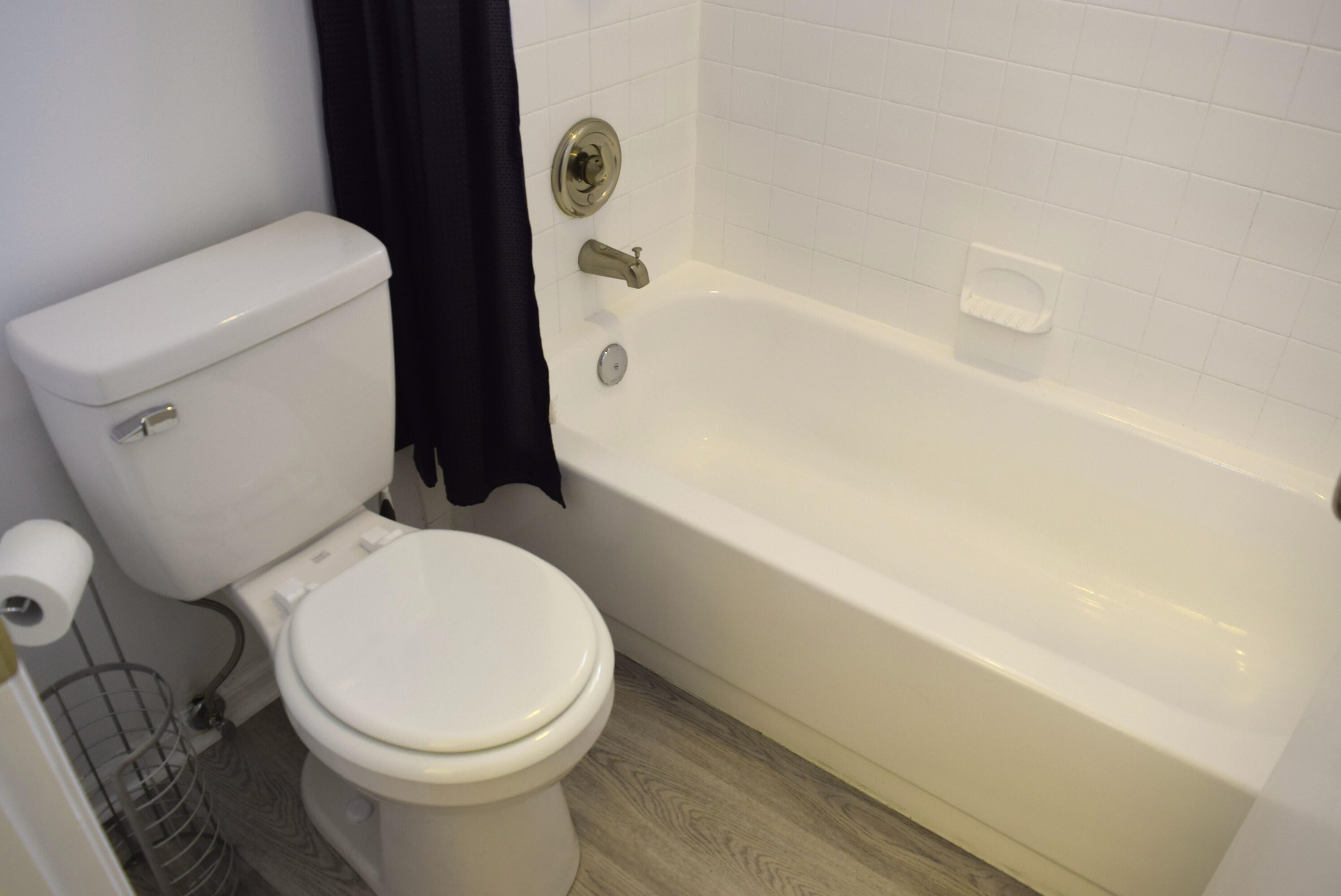 5350 Elmhurst Road, Unit A West Palm Beach, FL 33417 - Photo 4 of 9 Primary Bath