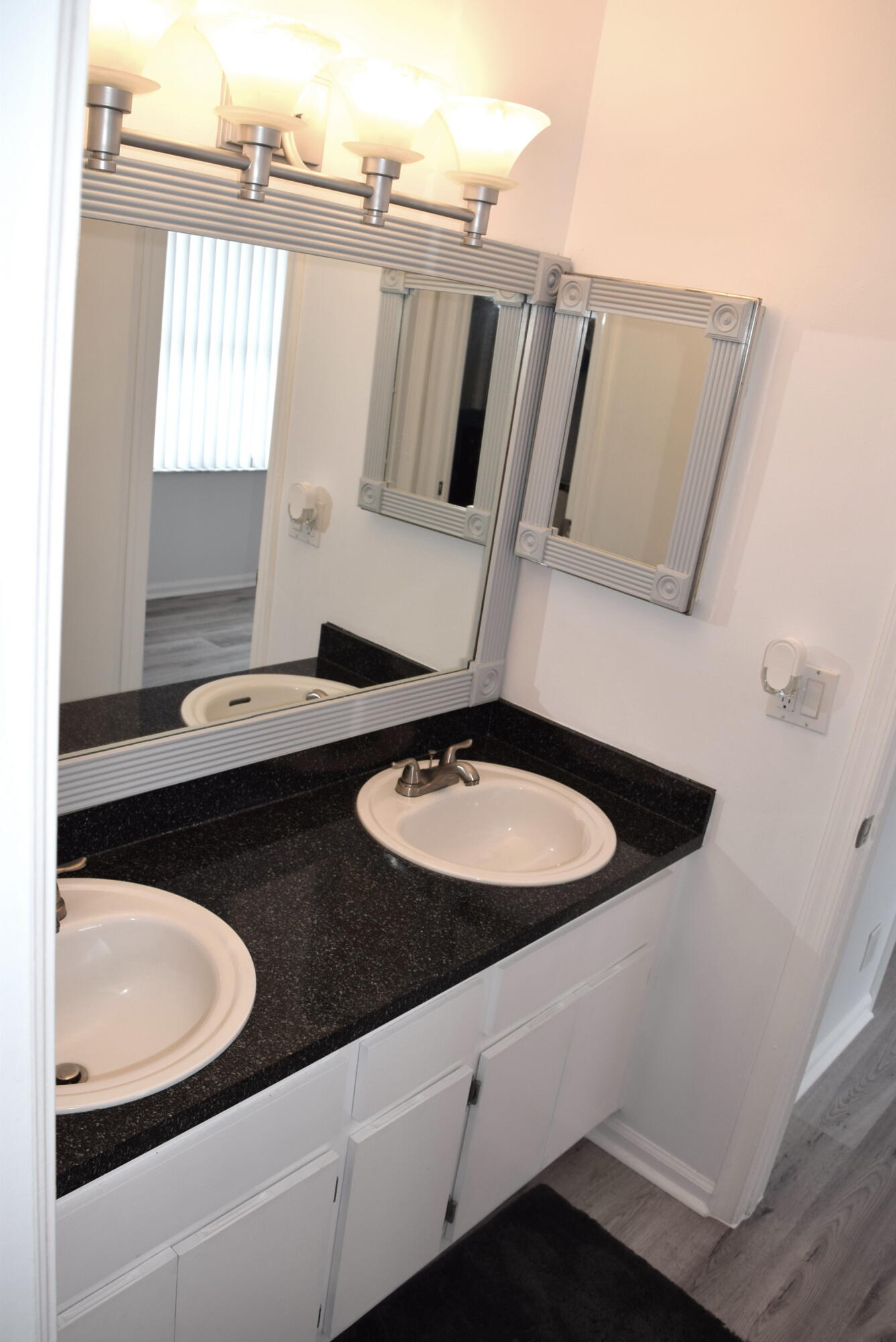 5350 Elmhurst Road, Unit A West Palm Beach, FL 33417 - Photo 5 of 9 Primary Bath