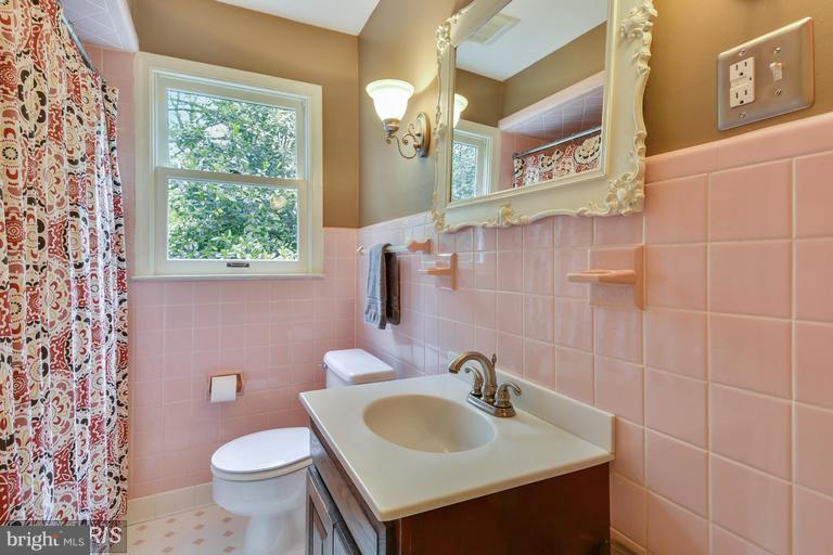 15 Hatsawap Road Cambridge, MD 21613 - Photo 22 of 29 Full Bath - Second Level Hall