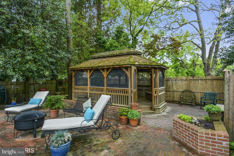 15 Hatsawap Road Cambridge, MD 21613 - Photo 24 of 29 Poolside Gazebo