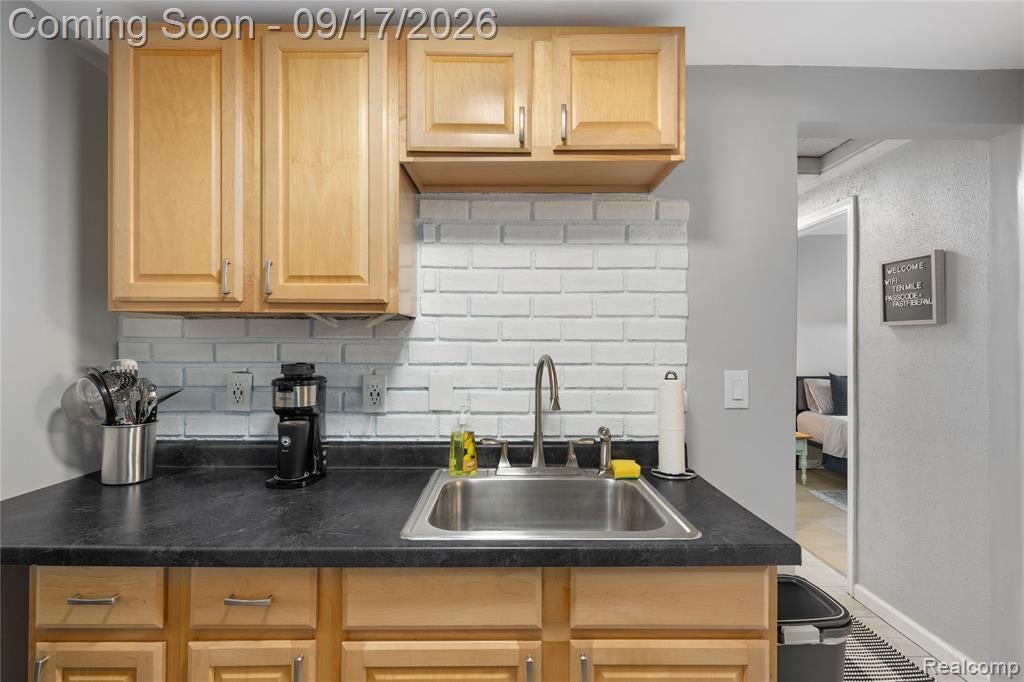 14926 East 10 Mile Road Warren, MI 48089 - Photo 38 of 47 Gallery Image 38
