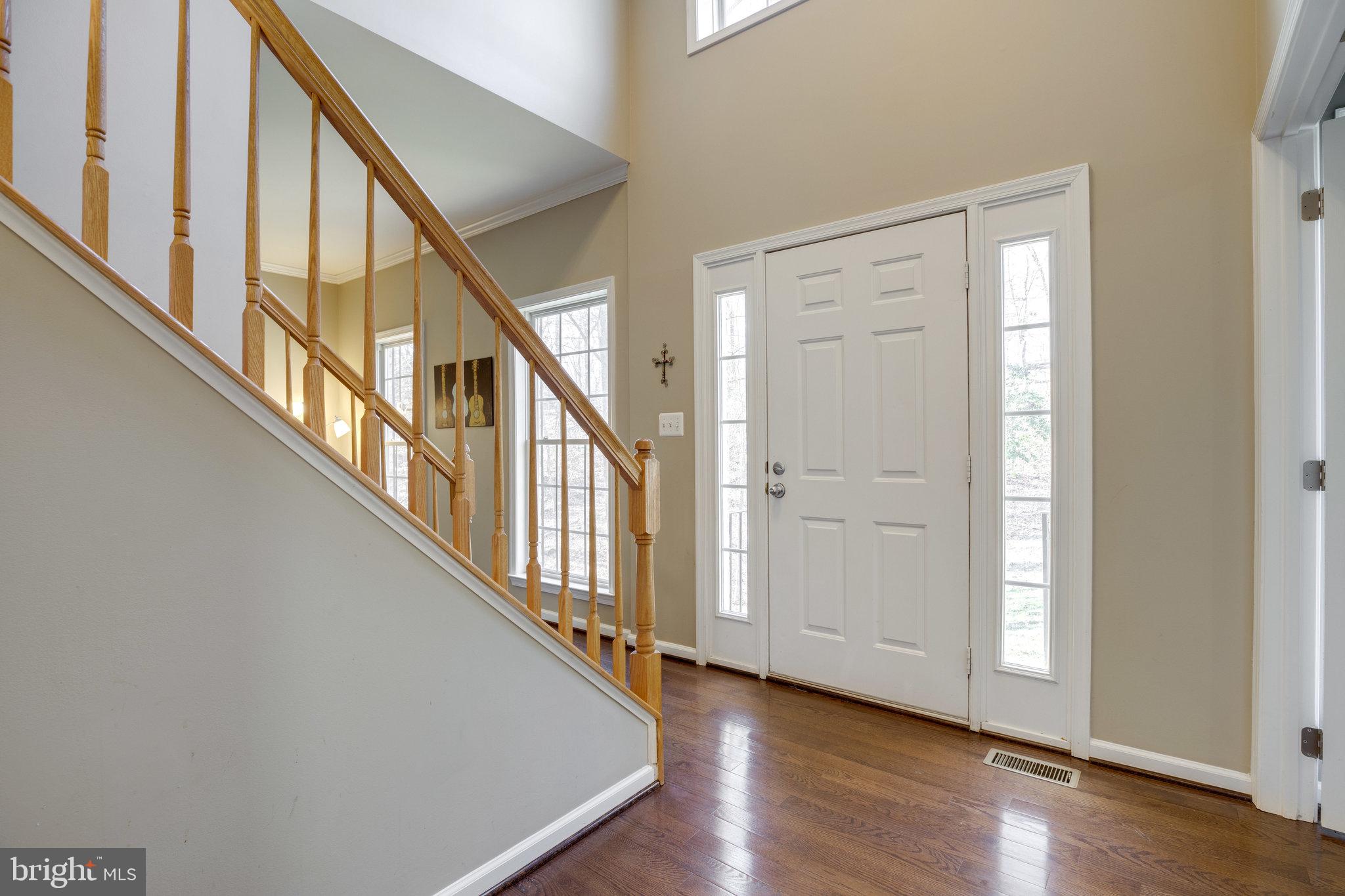 6363 Yates Ford Road Manassas, VA 20111 - Photo 3 of 53 Sunny Two Story Foyer