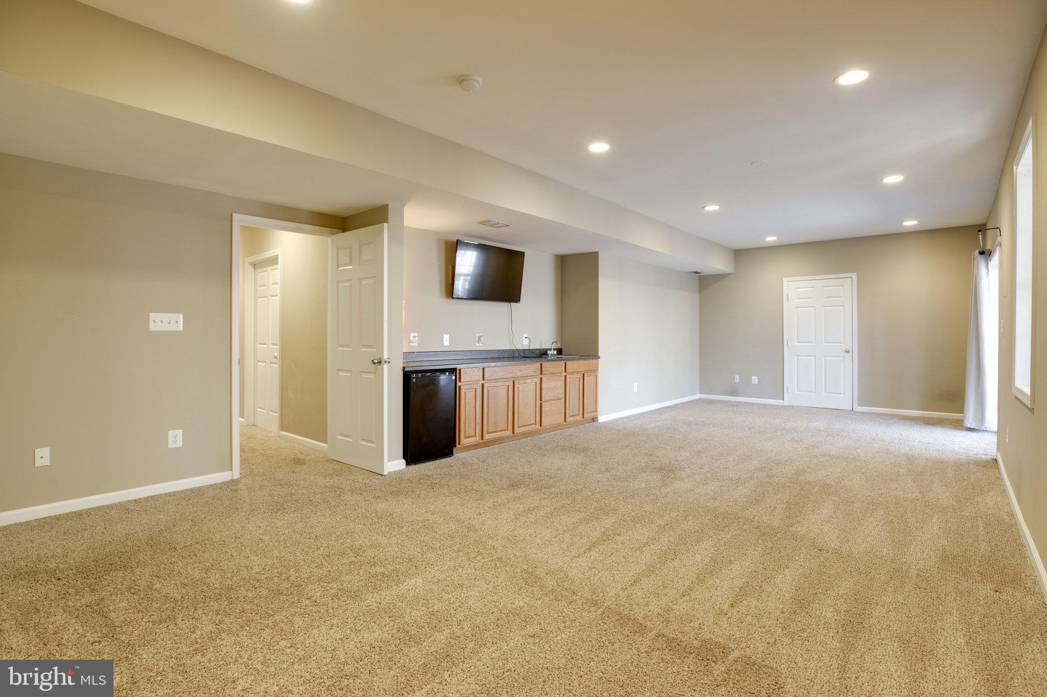 6363 Yates Ford Road Manassas, VA 20111 - Photo 35 of 53 Huge Space with Recessed Lights