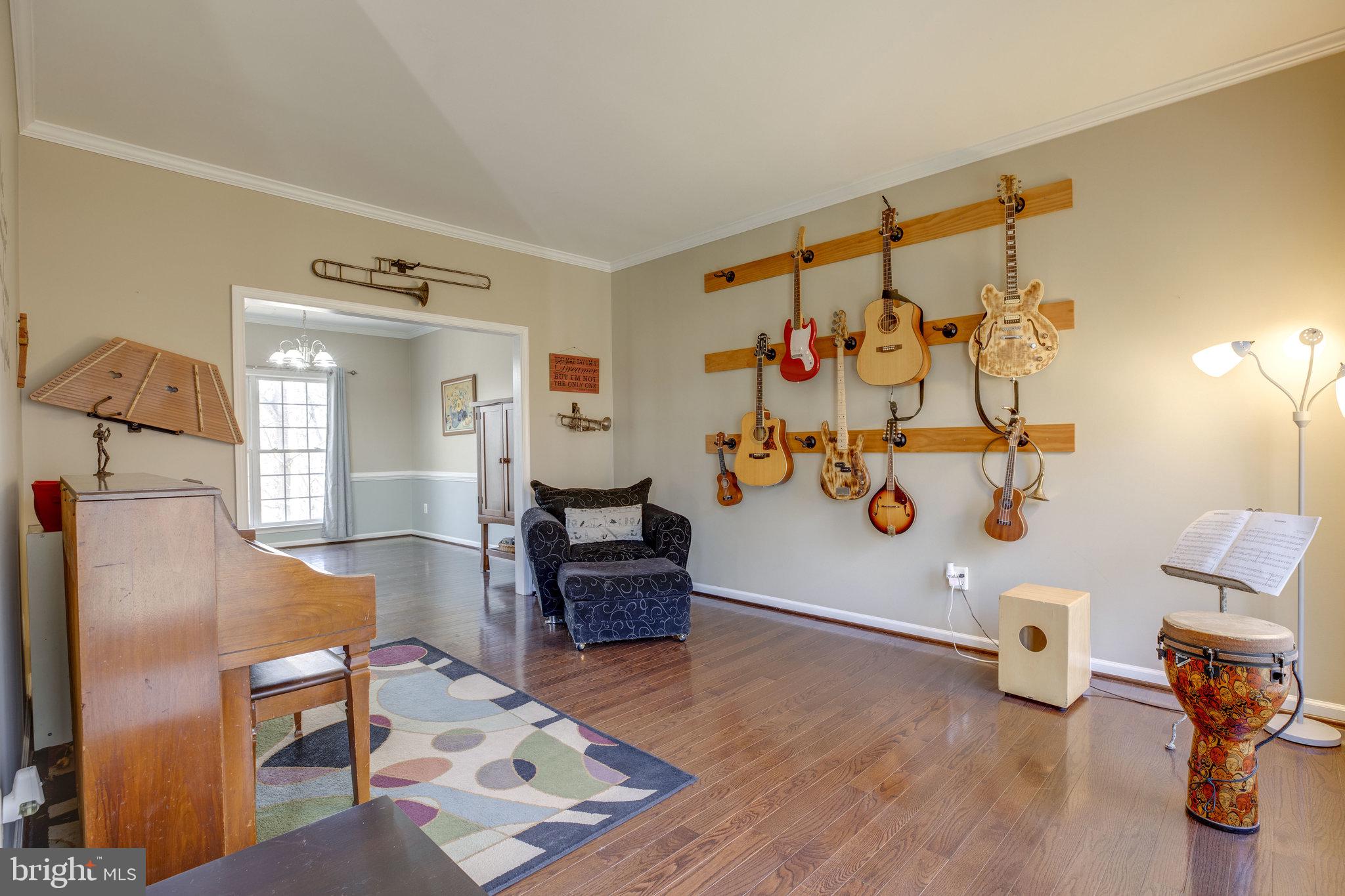 6363 Yates Ford Road Manassas, VA 20111 - Photo 8 of 53 Large Living Room