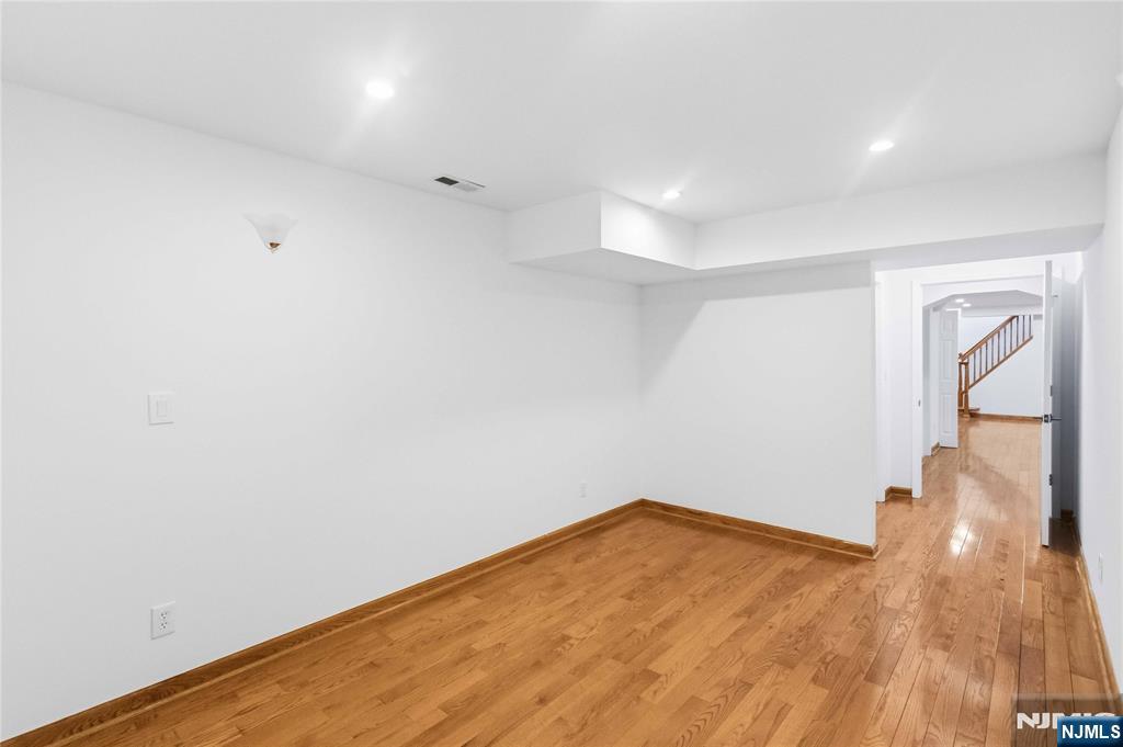 131 Haase Avenue Paramus, NJ 07652 - Photo 44 of 50
