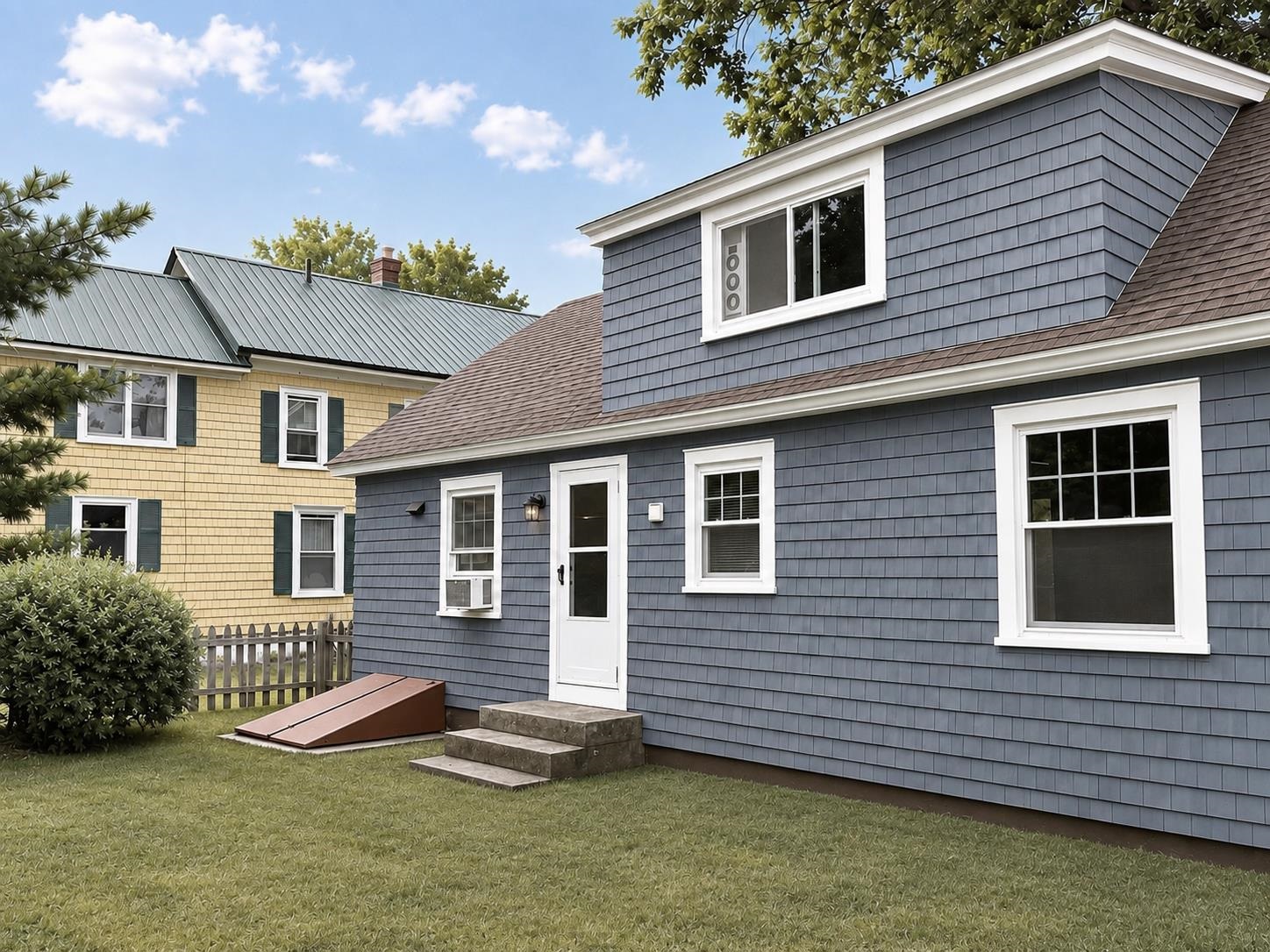 96 Middle Street Lancaster, NH 03584 - Photo 2 of 25