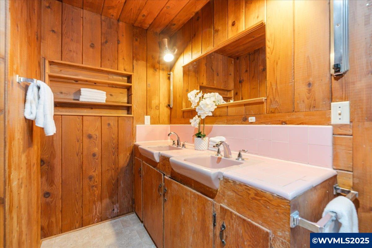 33744 Meeker Road Northeast Albany, OR 97322 - Photo 32 of 44 Gallery Image 32