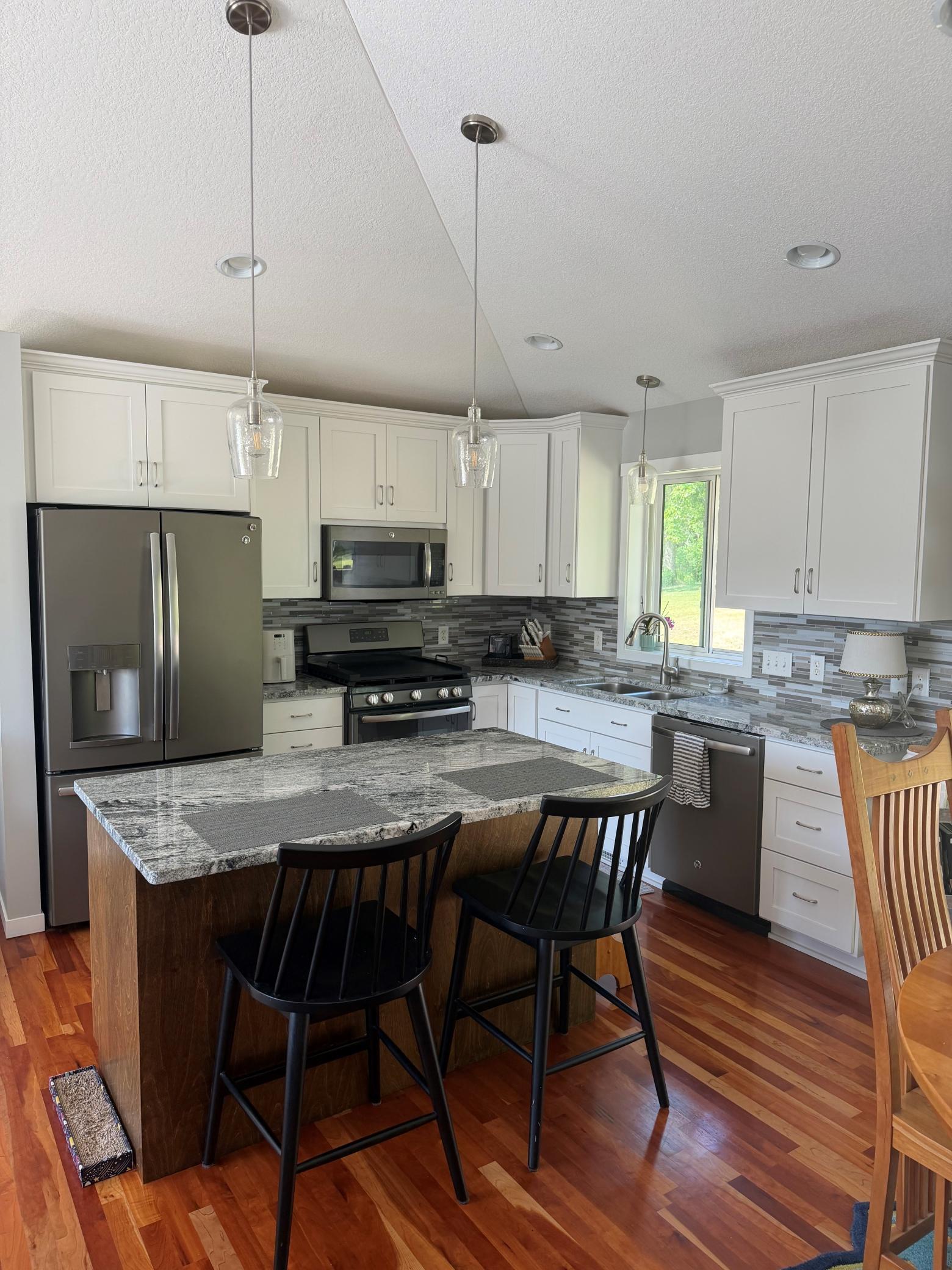 2515 Elmcroft Drive Southwest Rochester, MN 55902 - Photo 2 of 19