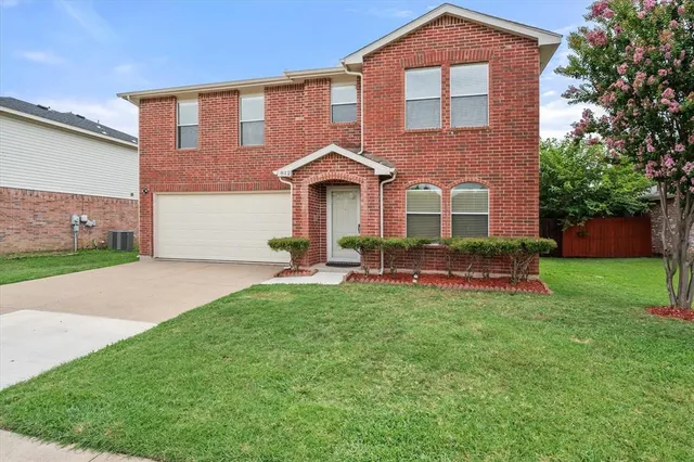 $2,500 | 812 Ericville Drive, Arlington, TX 76001