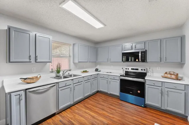 $2,500 | 812 Ericville Drive, Arlington, TX 76001