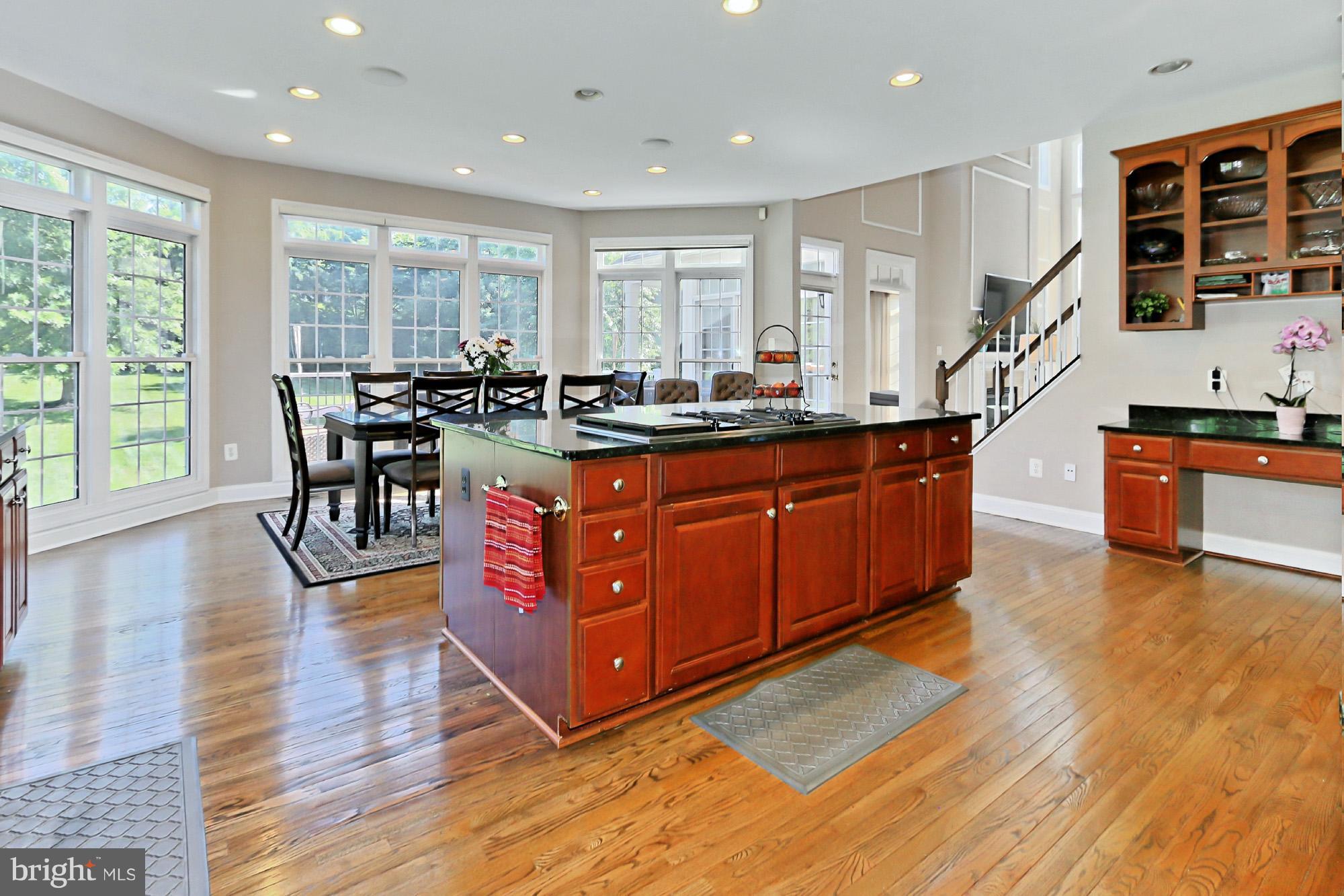 10496 Dunn Meadow Road Vienna, VA 22182 - Photo 13 of 29 Kitchen
