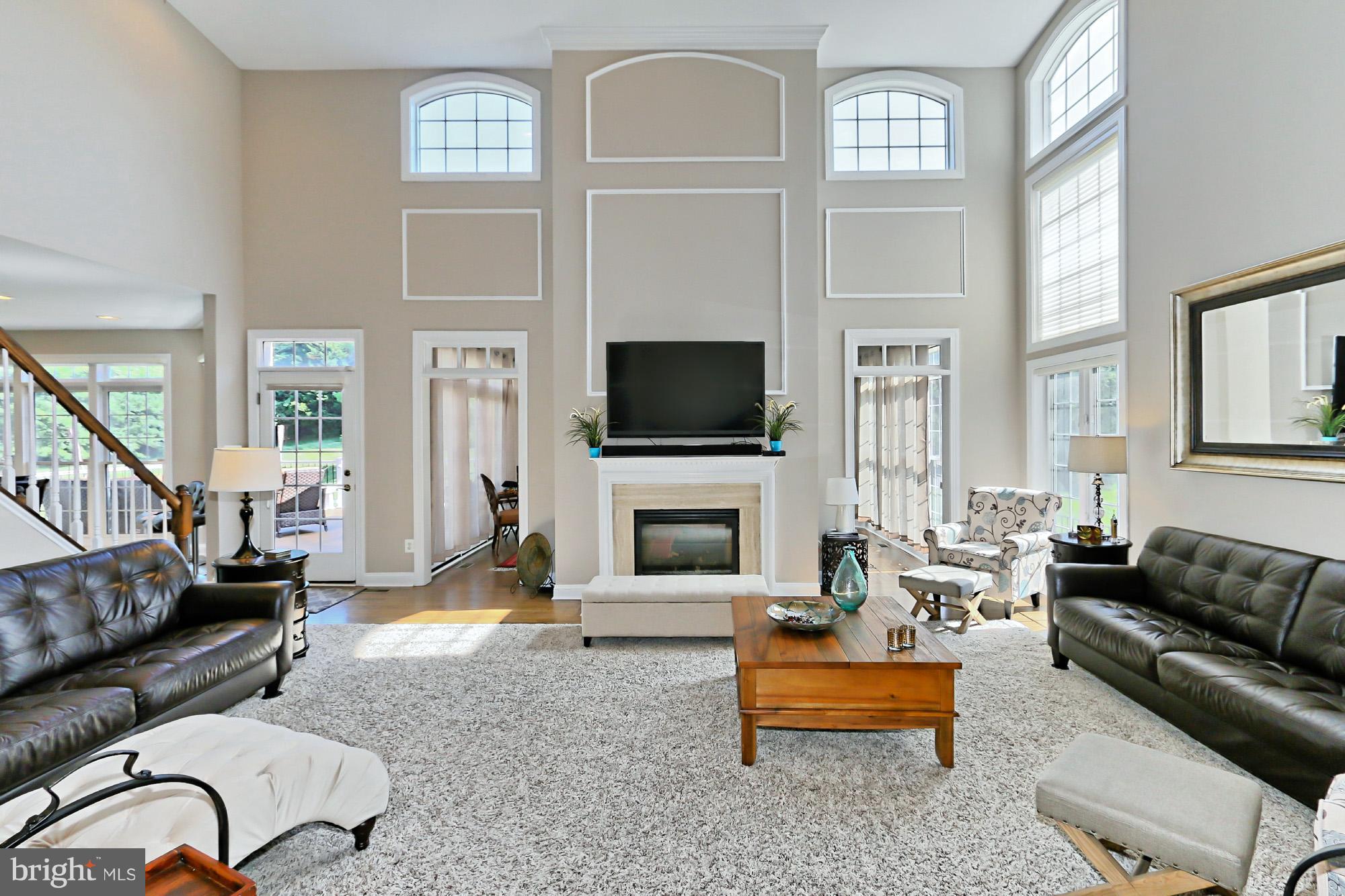 10496 Dunn Meadow Road Vienna, VA 22182 - Photo 6 of 29 Family Room