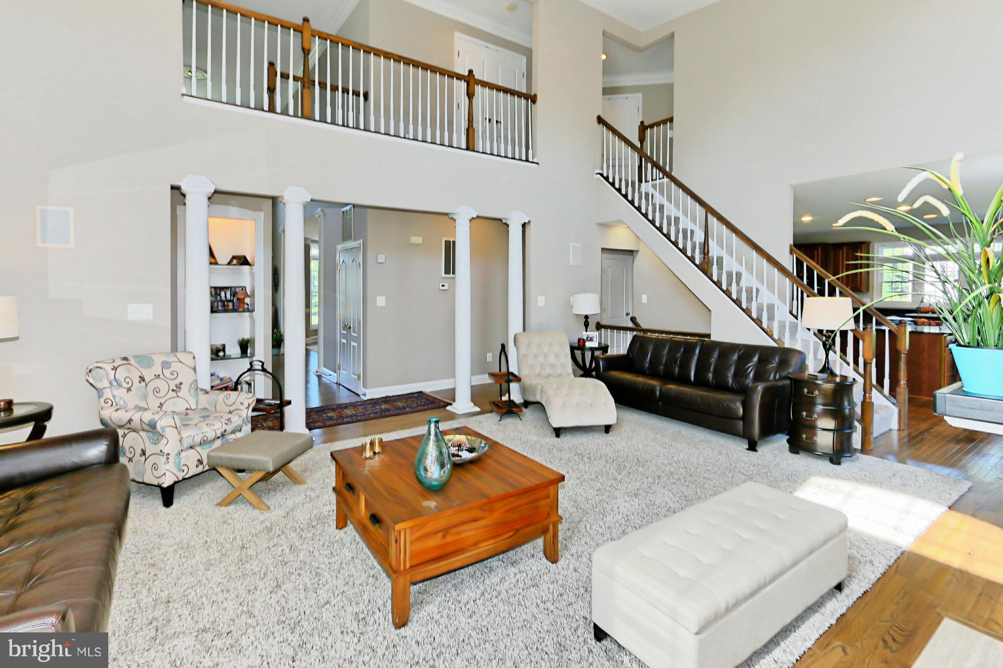 10496 Dunn Meadow Road Vienna, VA 22182 - Photo 8 of 29 Family Room