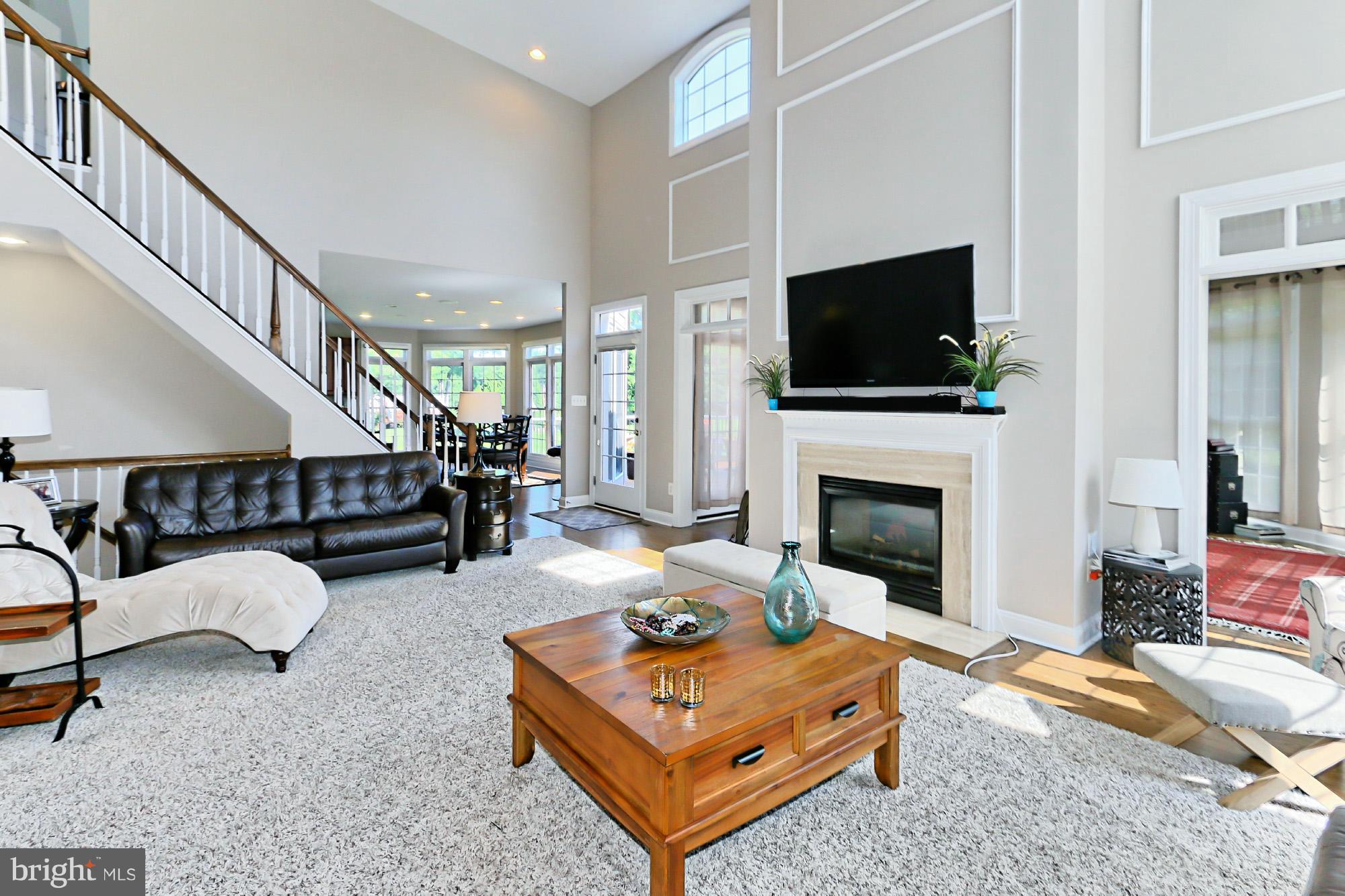 10496 Dunn Meadow Road Vienna, VA 22182 - Photo 9 of 29 Family Room