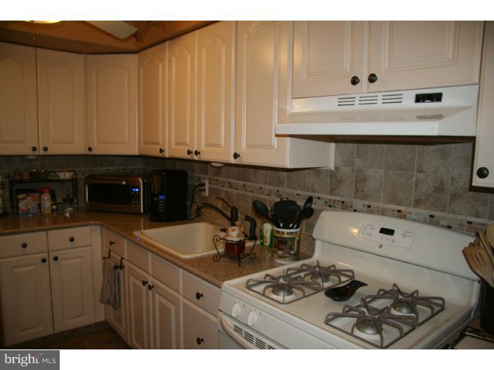 38 Collier Circle Ridley Park, PA 19078 - Photo 8 of 13 Kitchen