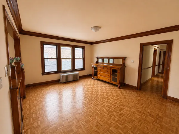 $2,295 | 3354 South Lituanica Avenue, Unit 2, Chicago, IL 60608