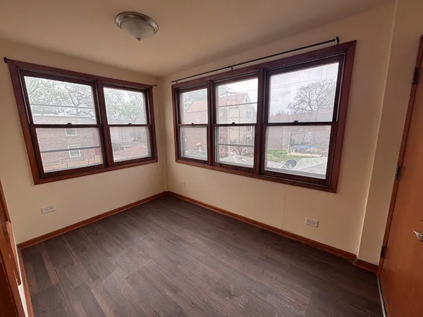 $2,295 | 3354 South Lituanica Avenue, Unit 2, Chicago, IL 60608