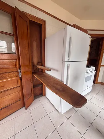 $2,295 | 3354 South Lituanica Avenue, Unit 2, Chicago, IL 60608