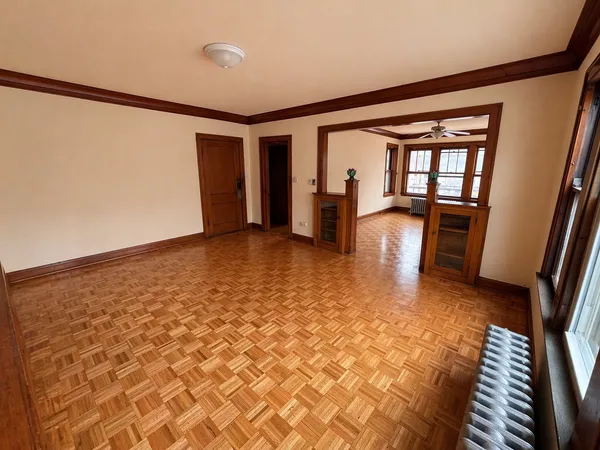 $2,295 | 3354 South Lituanica Avenue, Unit 2, Chicago, IL 60608