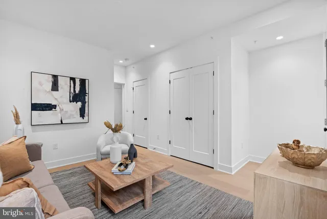 $825,000 | 650 Fairmount Avenue, Unit J2, Philadelphia, PA 19123