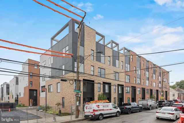 $825,000 | 650 Fairmount Avenue, Unit J2, Philadelphia, PA 19123